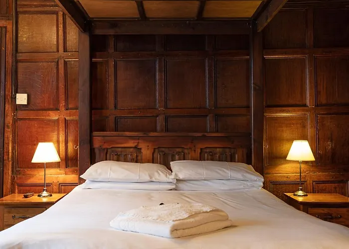 The New Inn By Roomsbooked